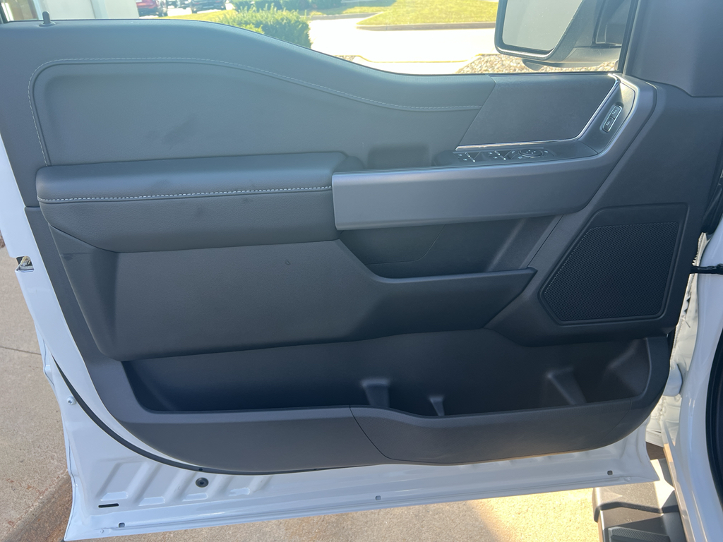 2025 Ford F-150 XLT photo 19