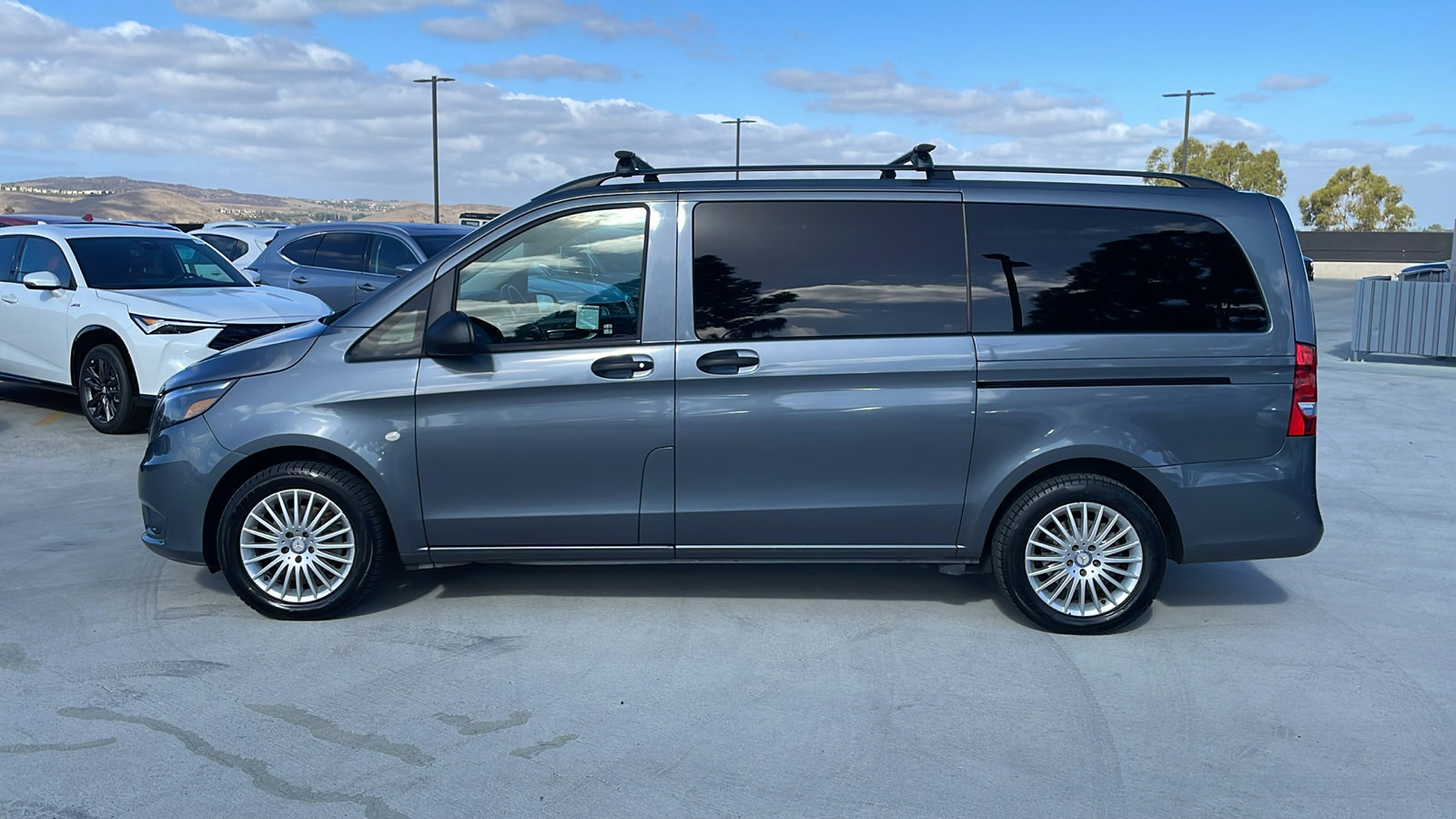 2017 Mercedes Benz Metris Passenger Van photo 2