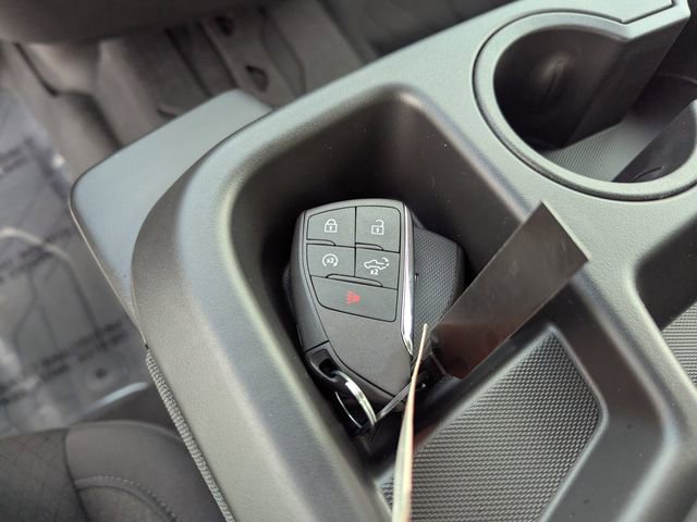 2025 Chevrolet Silverado 1500 LT photo 21