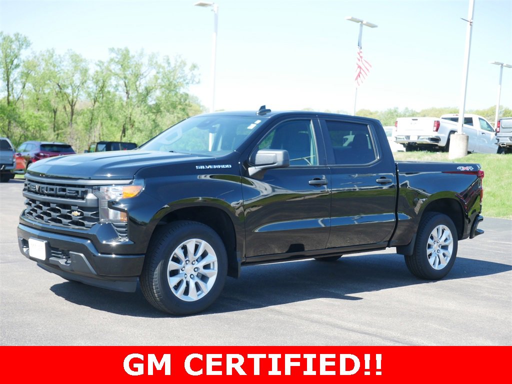 2024 Chevrolet Silverado 1500 Custom photo 3