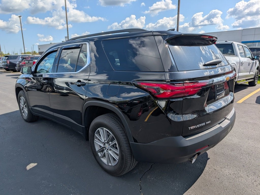 2023 Chevrolet Traverse Cloth 1LT photo 3