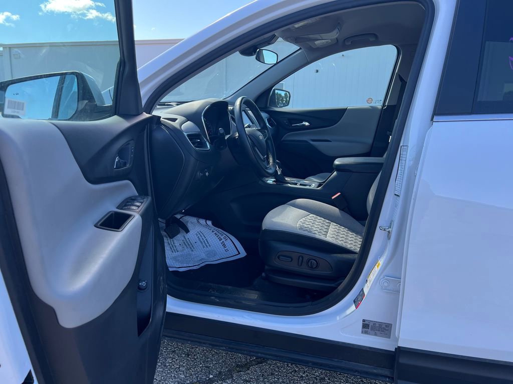 2024 Chevrolet Equinox LT photo 4