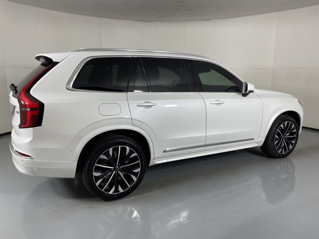 2026 Volvo XC90 AWD Plus photo 8