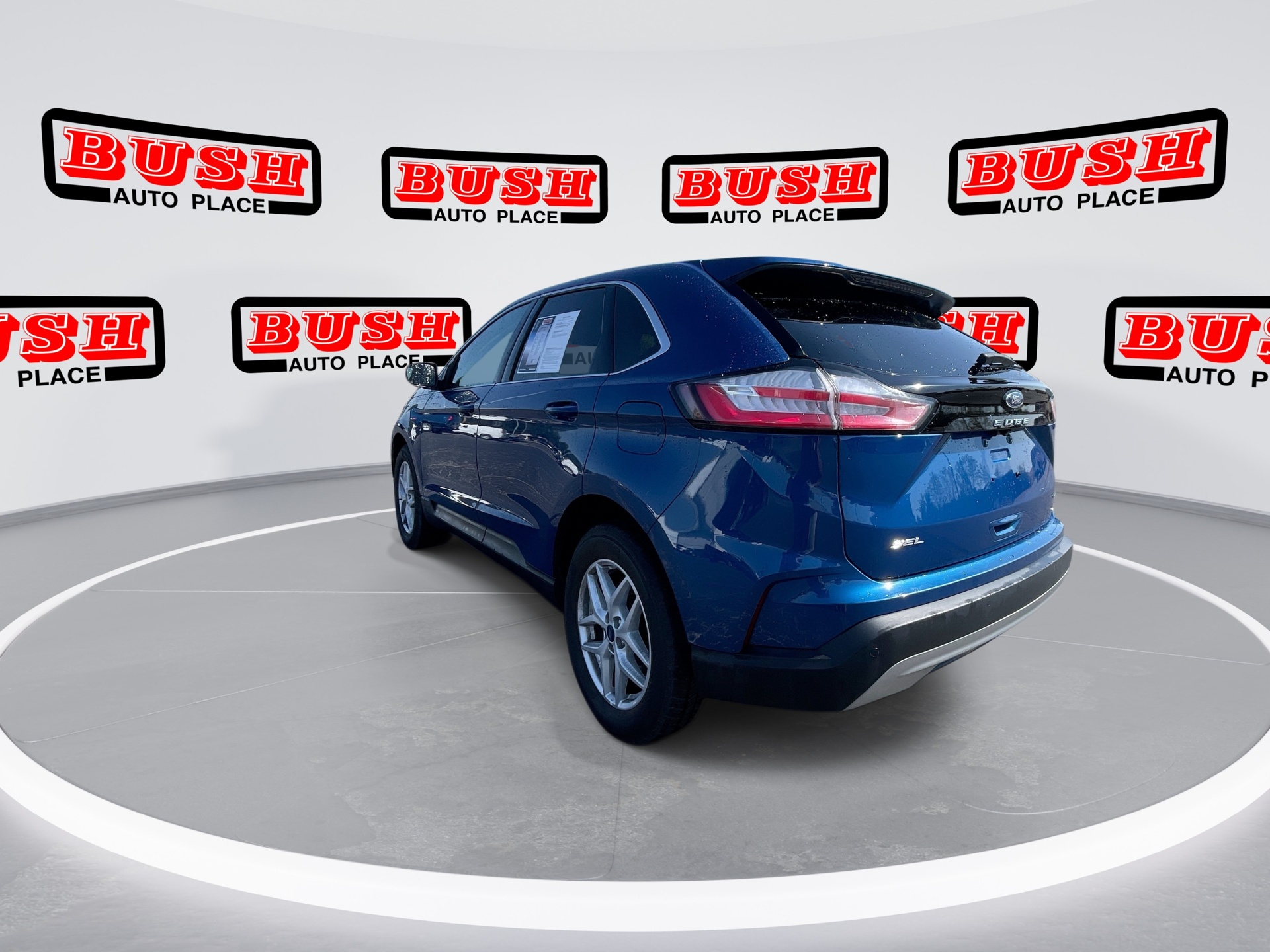 2022 Ford Edge SEL photo 16