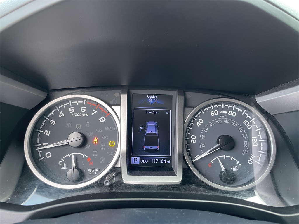 2020 Toyota Tacoma SR5 photo 22