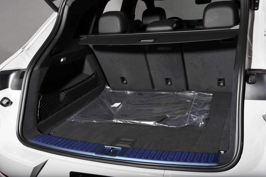 2026 Porsche Cayenne S photo 34