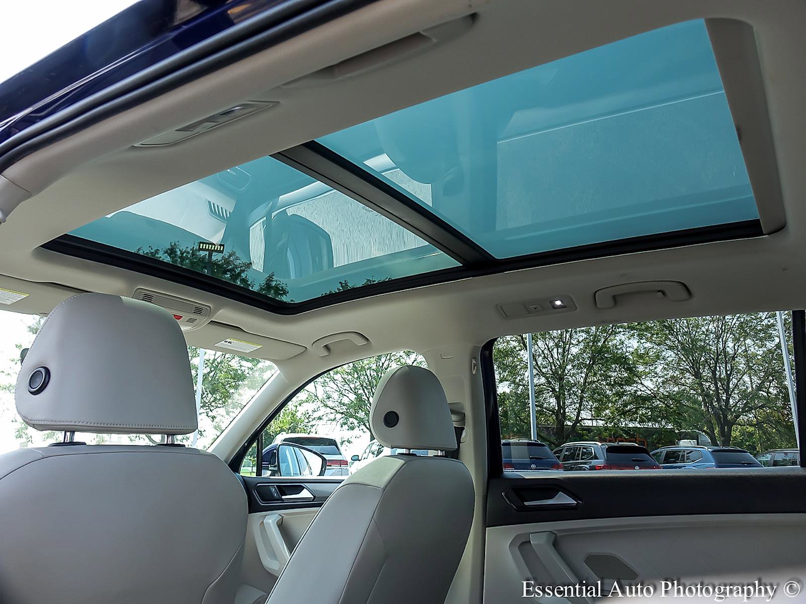 2022 VOLKSWAGEN TIGUAN - Image 10