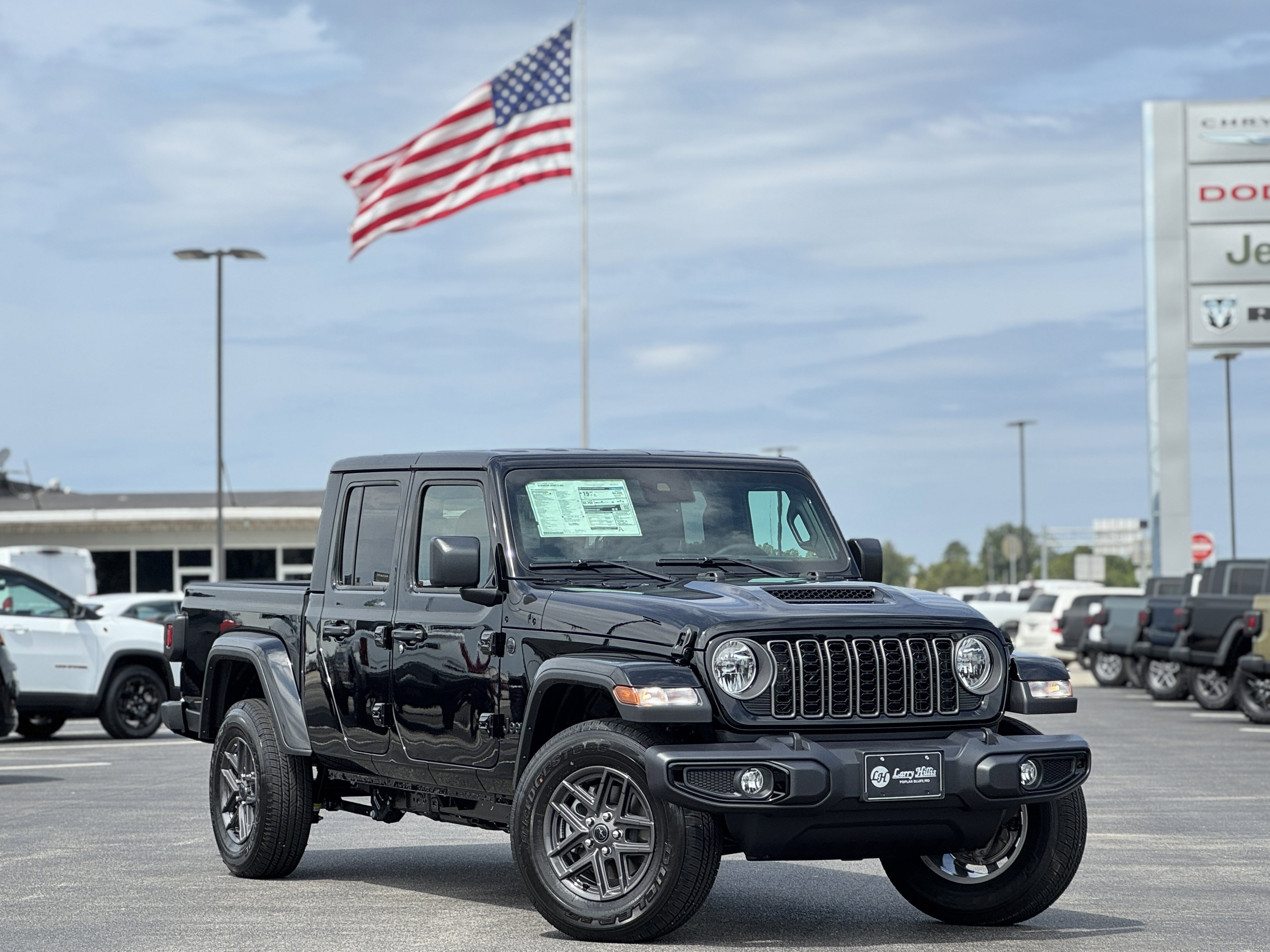 2025 Jeep Gladiator Sport S's photo
