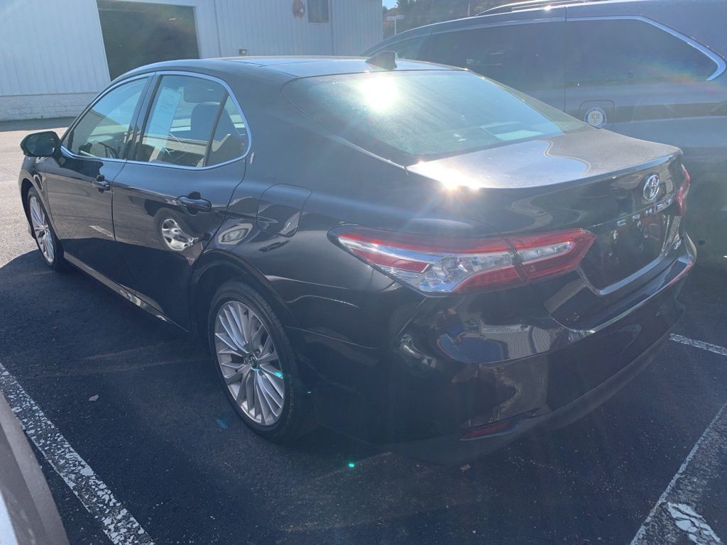 2020 Toyota Camry XLE photo 4