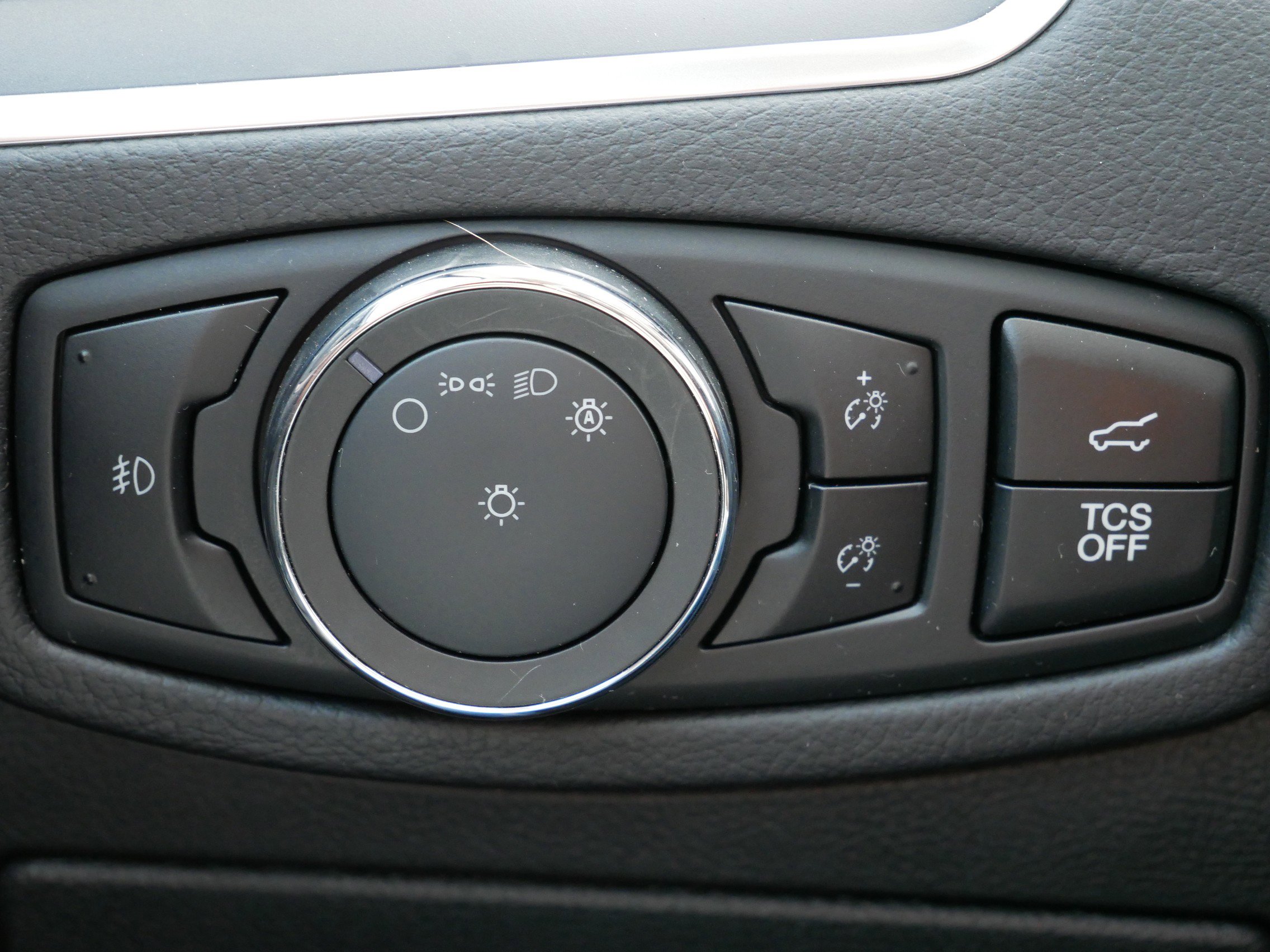 2024 Ford Edge Titanium photo 18