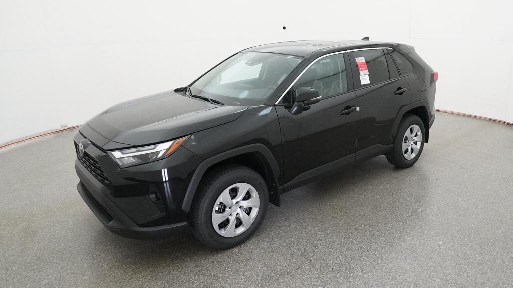 2025 Toyota RAV4 LE's photo