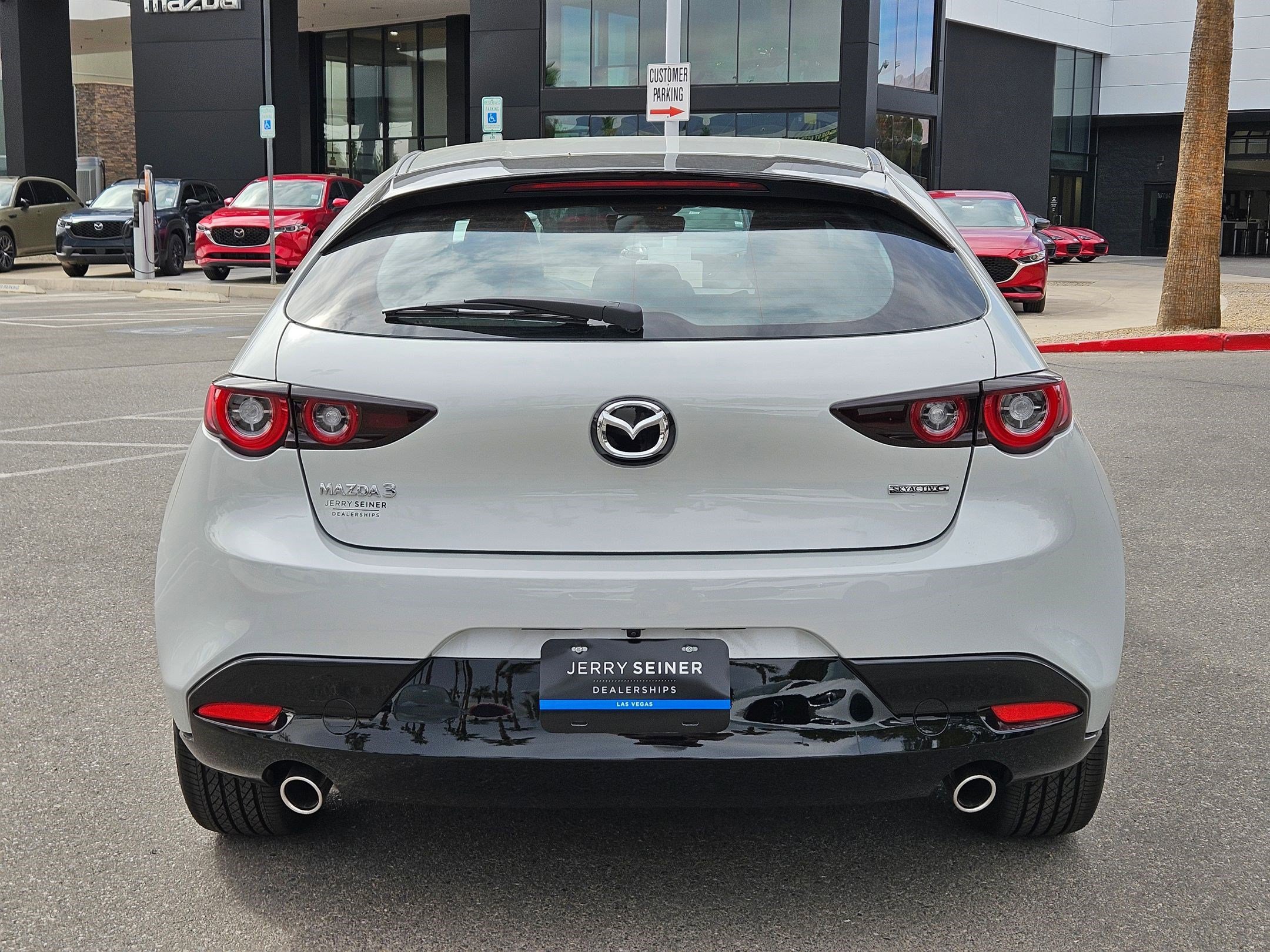 2025 Mazda Mazda3 Hatchback 2.5 Select Sport photo 4