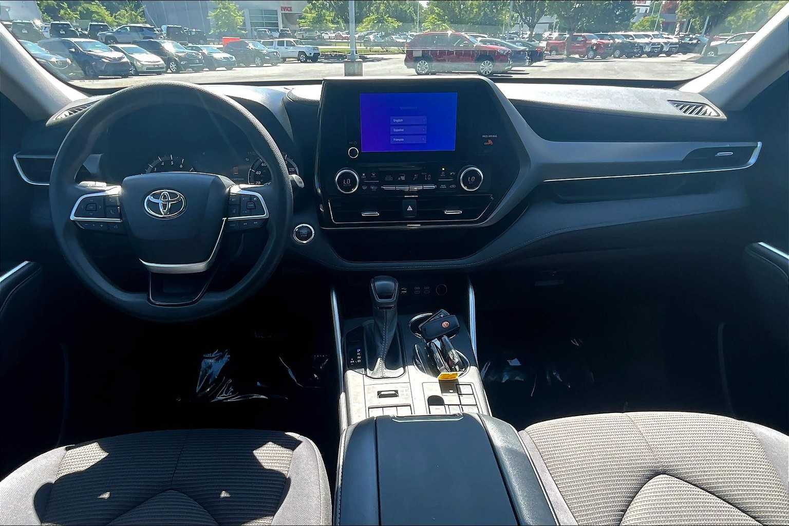 2023 Toyota Highlander L photo 12