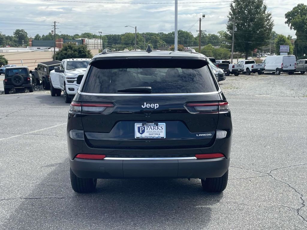 2025 Jeep Grand Cherokee Laredo X photo 6