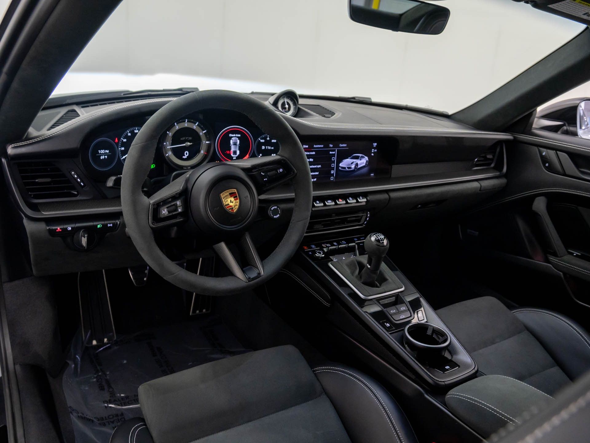 2024 Porsche 911 GTS photo 11
