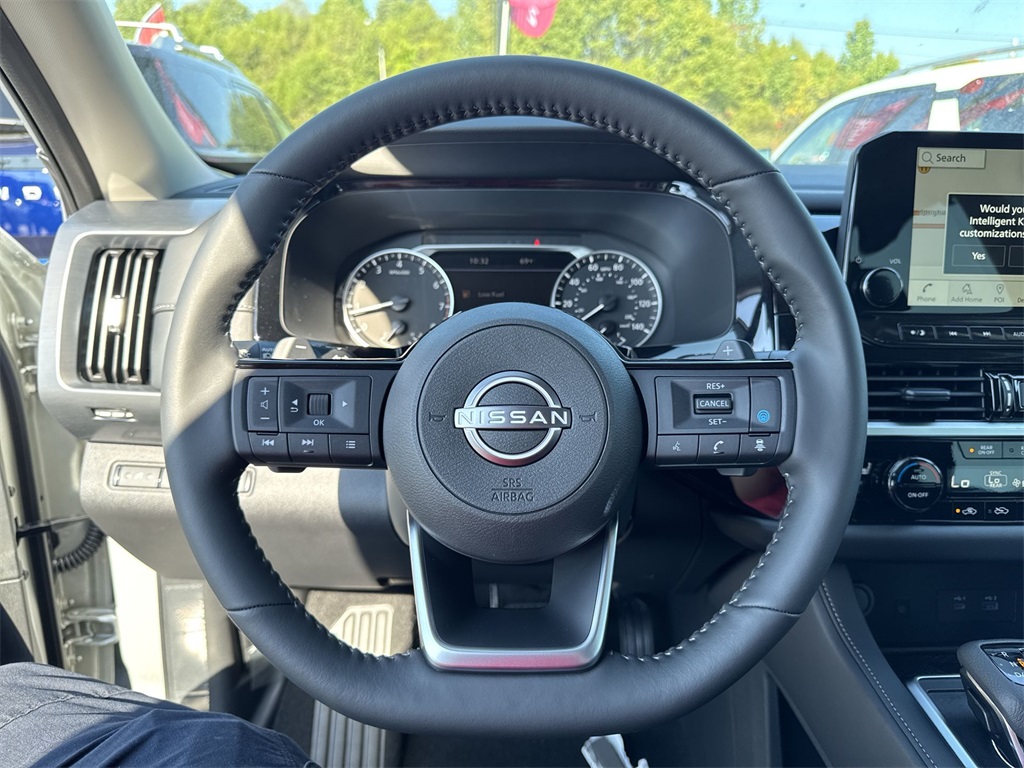 2025 Nissan Pathfinder SL photo 18