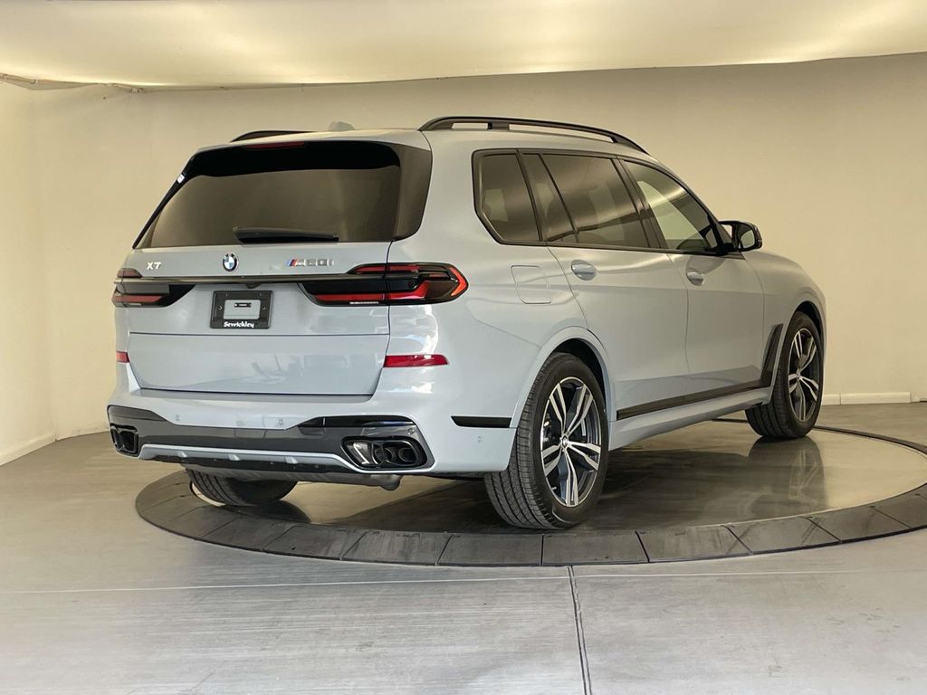2026 Bmw X7 M60i photo 4