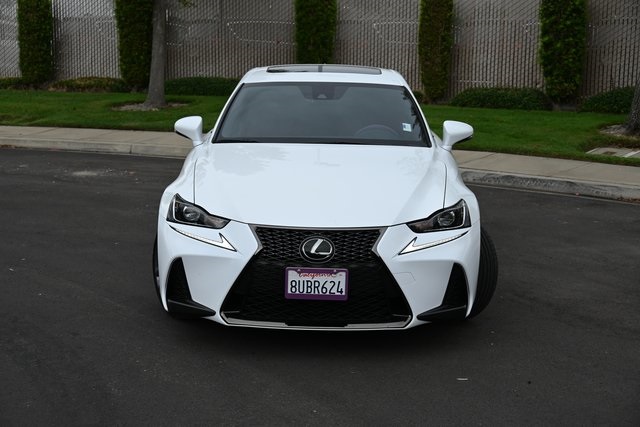 2020 Lexus IS 350 F SPORT photo 2
