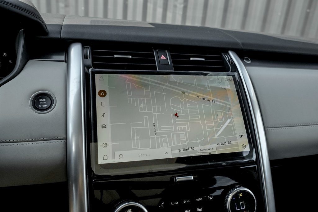 2025 Land Rover Discovery Metropolitan Edition photo 9