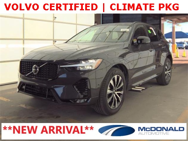 2025 Volvo XC60 Plus's photo