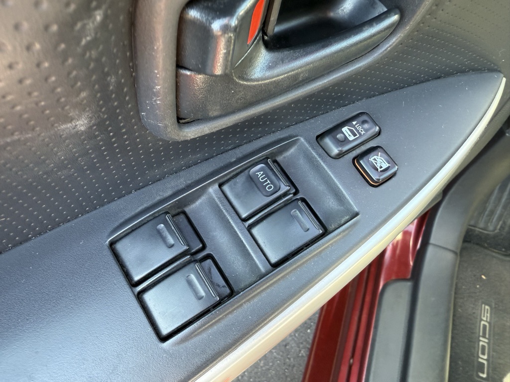 2006 Scion xA Base photo 9