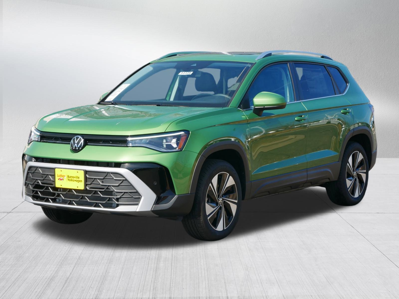 2025 Volkswagen Taos SE photo 2