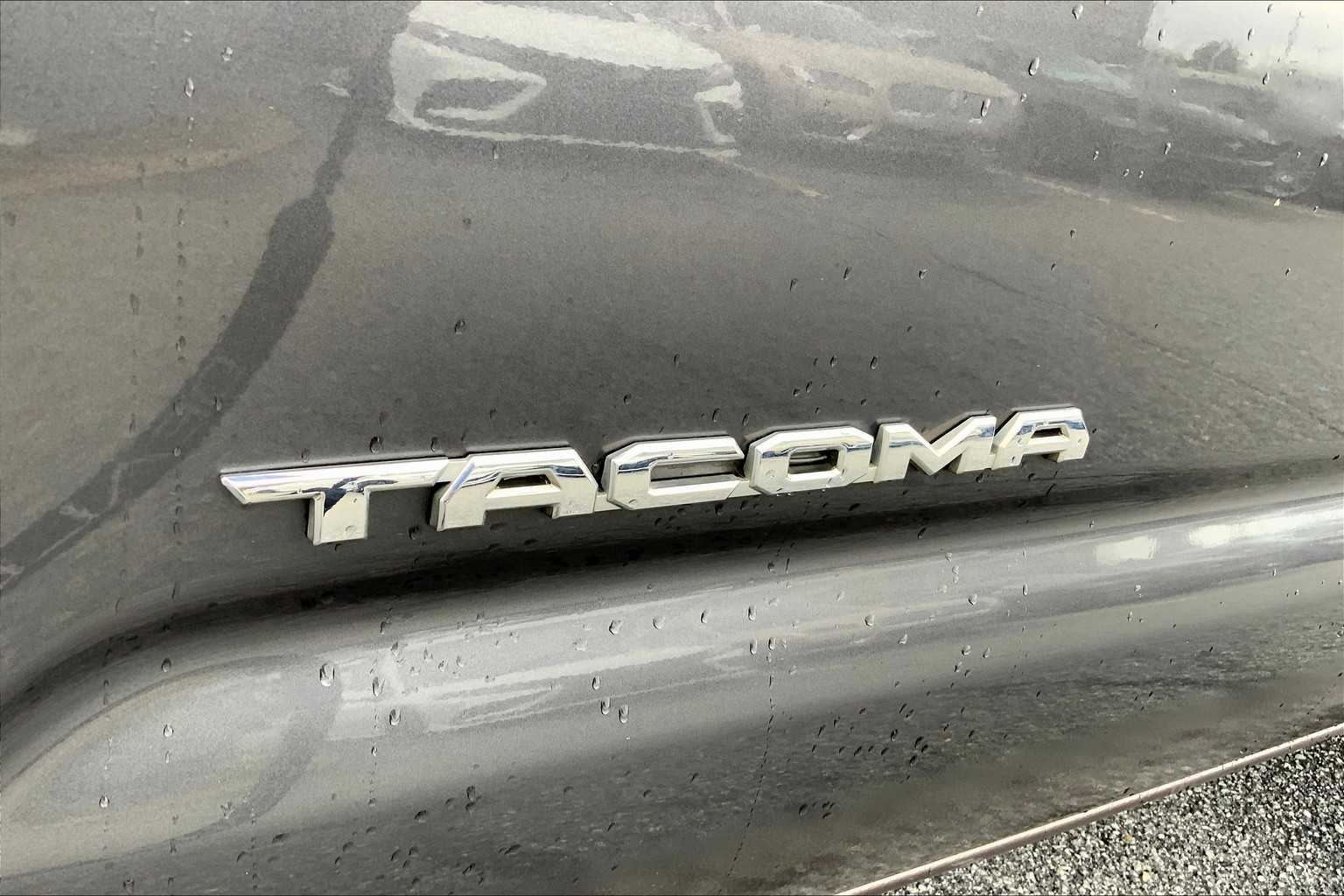 2019 Toyota Tacoma SR5 photo 27
