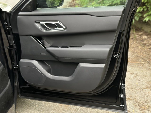 2026 Land Rover Range Rover Velar S photo 19