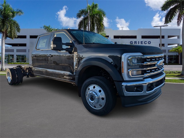 2026 Ford F-550 Super Duty Chassis Cab Lariat's photo
