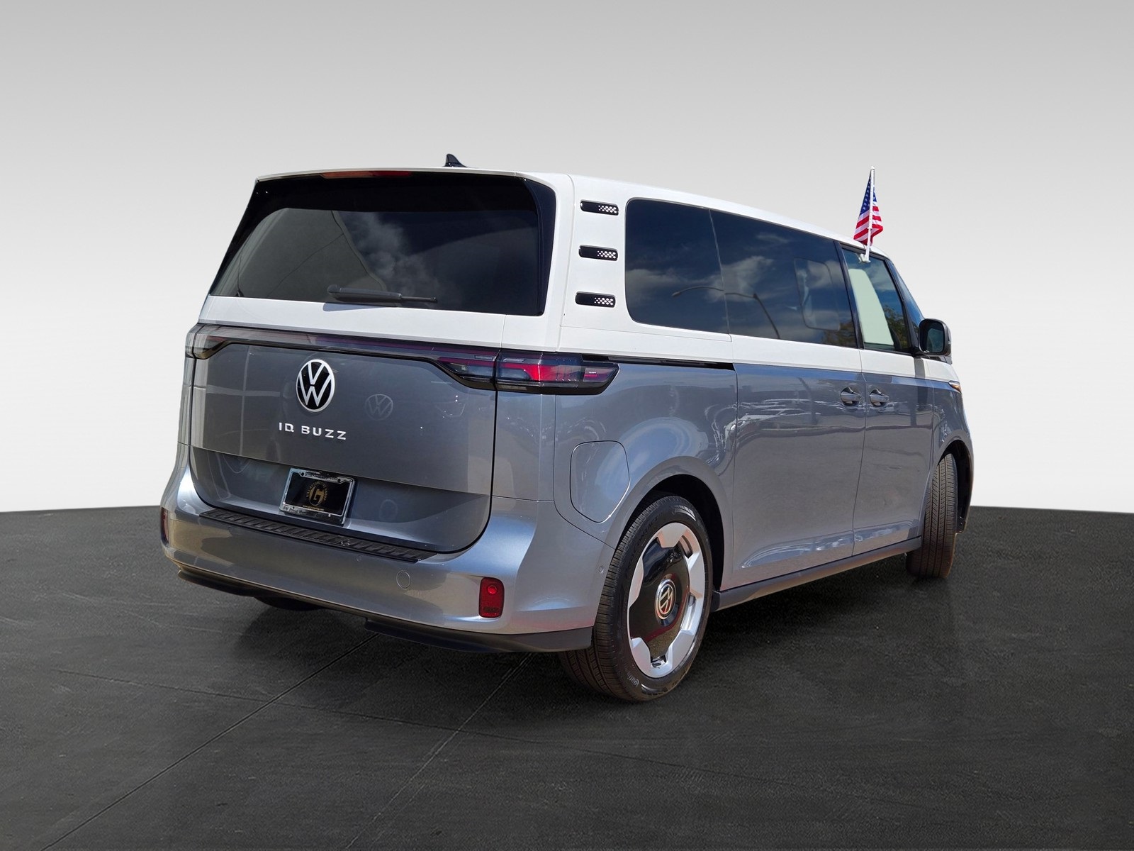 2025 Volkswagen ID. Buzz Pro Plus photo 4