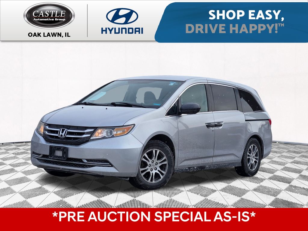 2014 Honda Odyssey LX's photo
