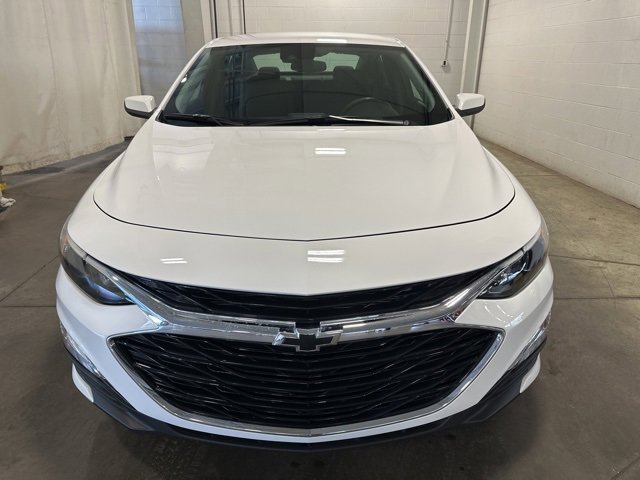 2024 Chevrolet Malibu RS photo 2