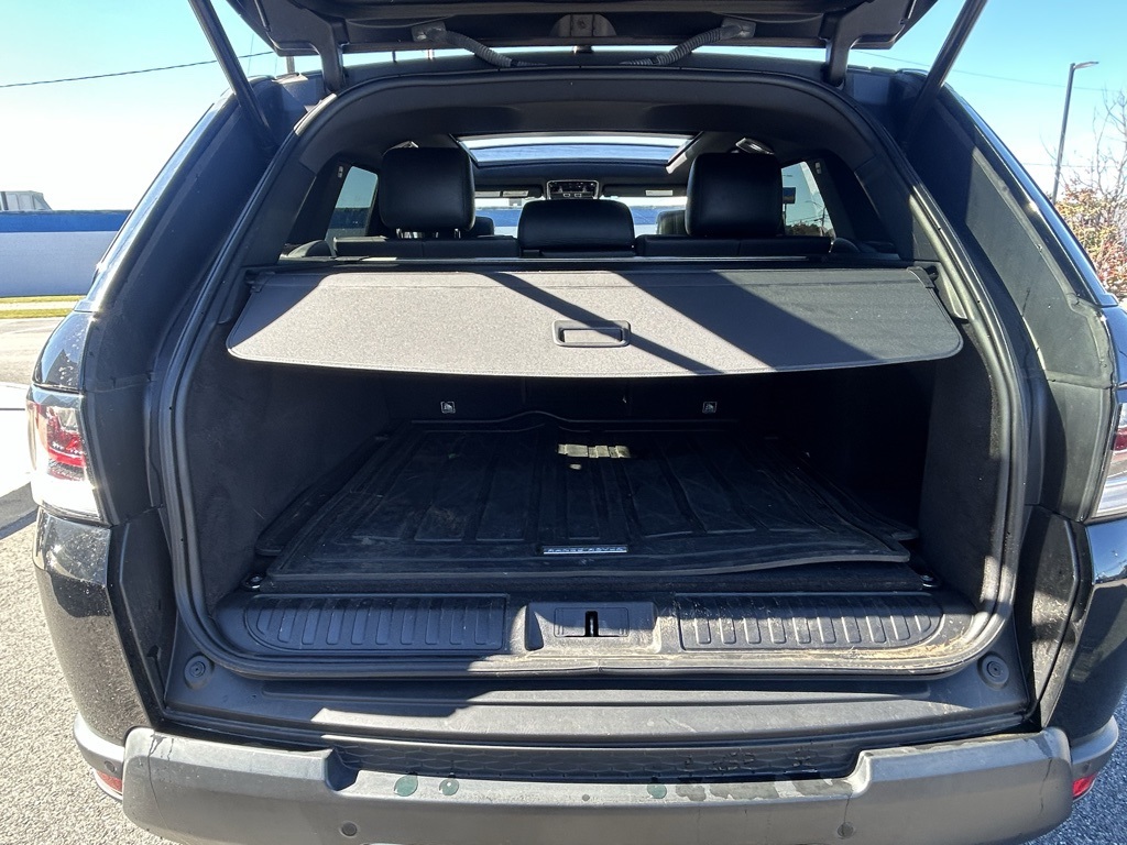 2017 Land Rover Range Rover Sport HSE photo 4