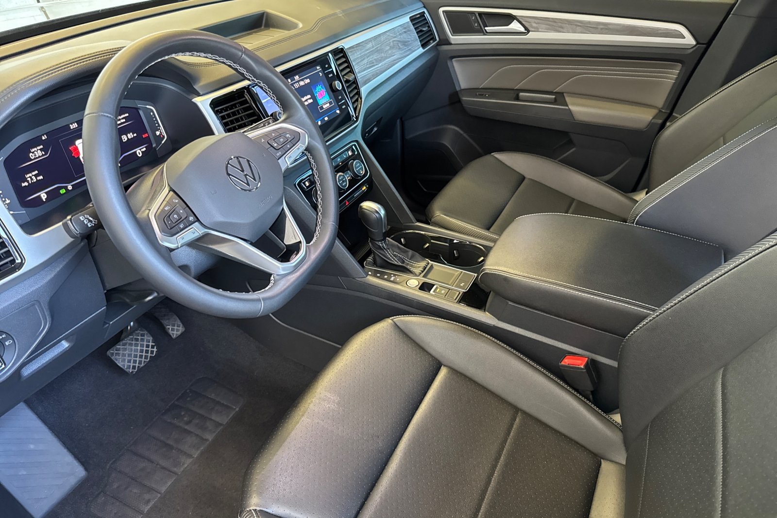 2023 Volkswagen Atlas Cross Sport V6 SE Technology photo 10