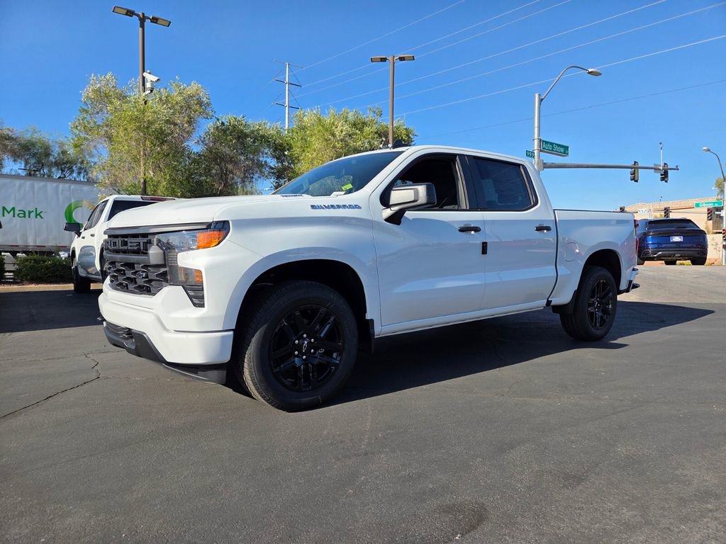 2025 Chevrolet Silverado 1500 Custom photo 2