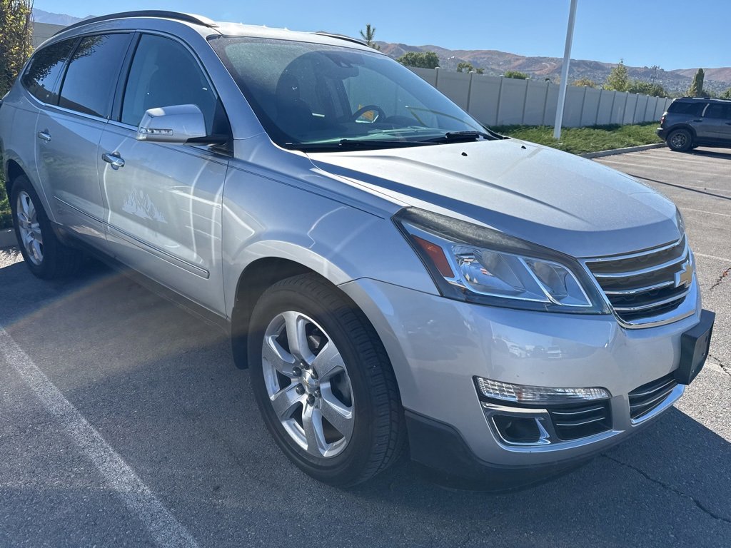 2017 Chevrolet Traverse Premier photo 3