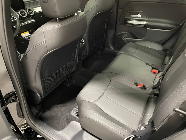 2025 Mercedes Benz GLB 250 4MATIC photo 12