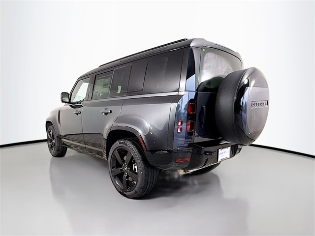 2025 Land Rover Defender 110 X-Dynamic SE photo 4