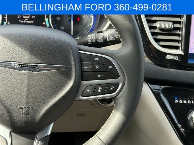 2024 Chrysler Pacifica Touring L photo 22