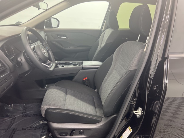 2023 Nissan Rogue SV photo 16