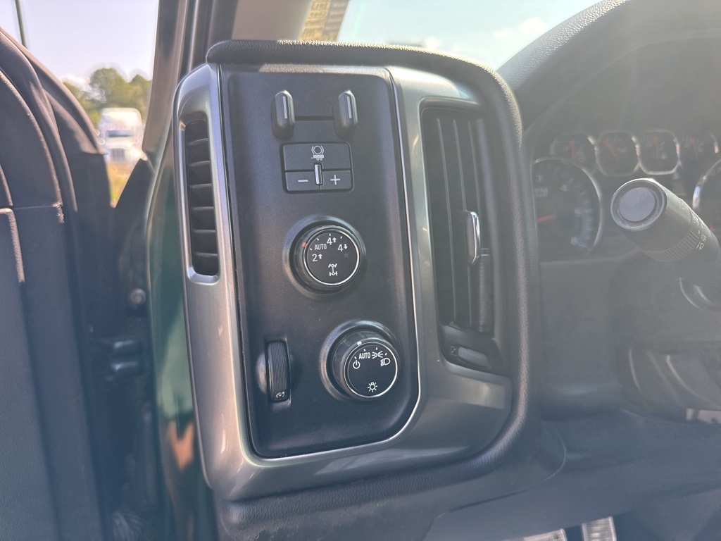 2015 Chevrolet Silverado 1500 LT photo 15