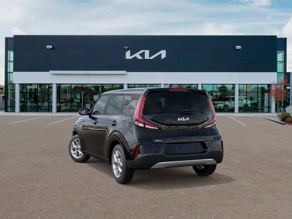 2025 Kia Soul LX photo 4