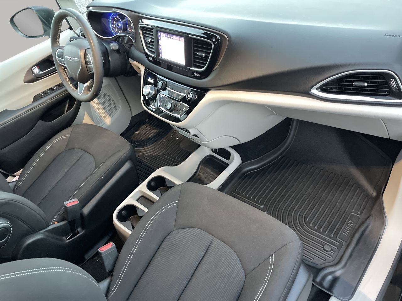 2024 Chrysler Voyager LX photo 10