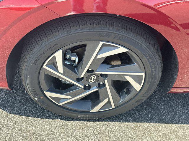 2025 Hyundai Elantra SEL Sport photo 10