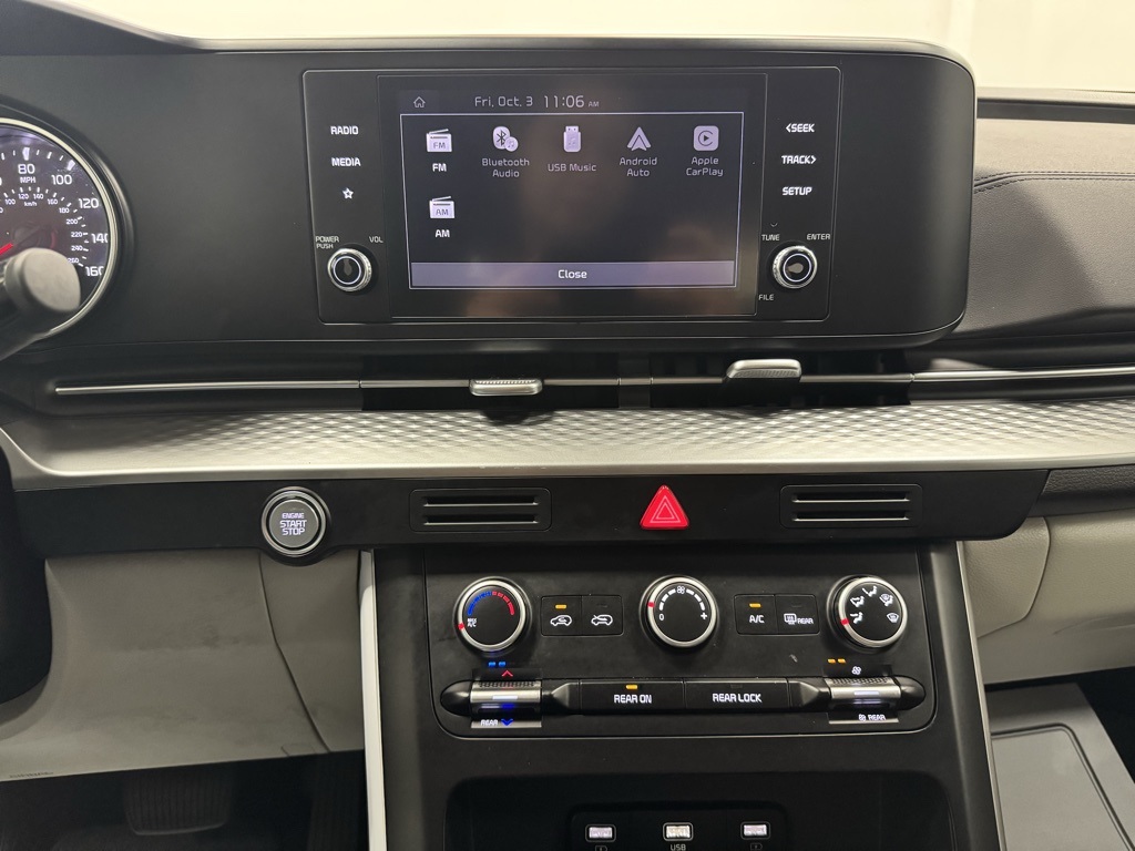 2024 Kia Carnival LX photo 18