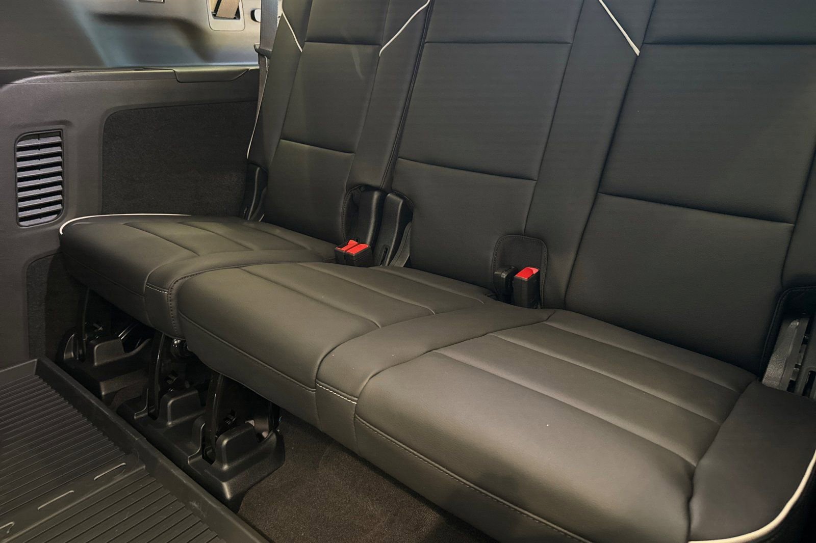2025 Cadillac Escalade ESV Sport photo 14