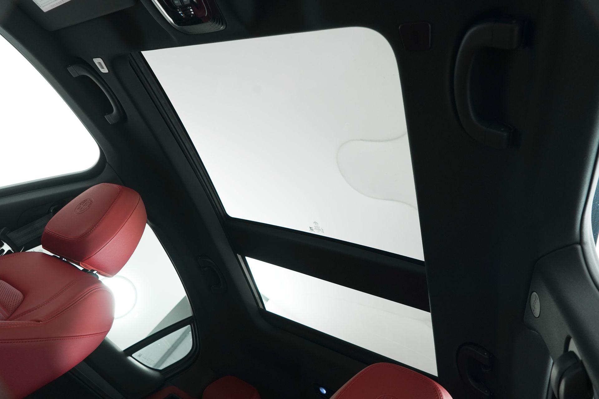 2025 Alfa Romeo Stelvio photo 29