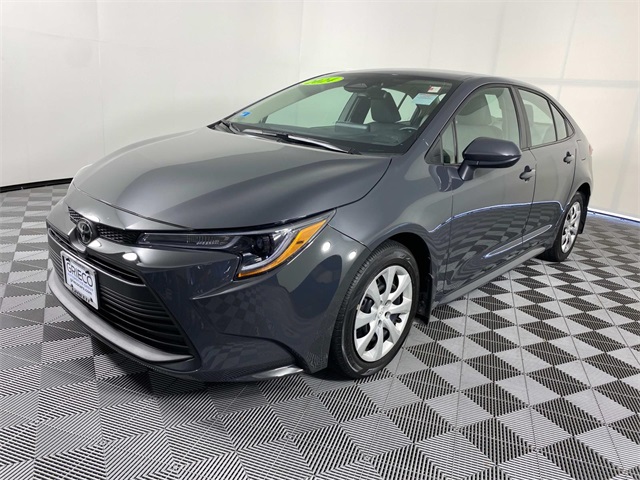 2024 Toyota Corolla LE photo 3