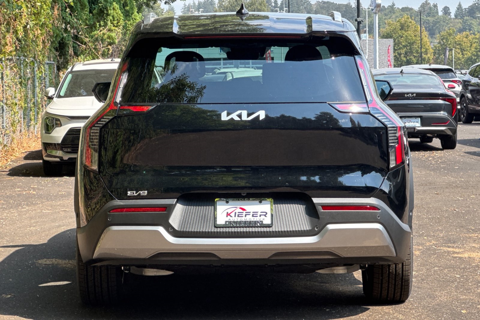 2026 Kia EV9 Wind AWD photo 4