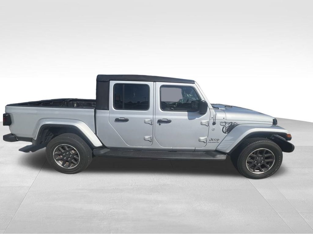2023 Jeep Gladiator Overland photo 3